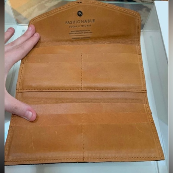 Fashionable Hailu Wallet - Picture 5 of 5